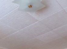 Як наклеїти шпалери на стелю