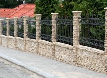 Які є види парканів та огорож?