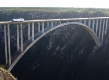 В Африці будують мости