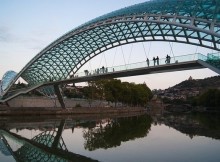 Міст Світу в Тбілісі, Грузія