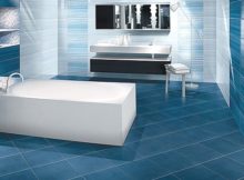 Укладання плитки на підлогу.